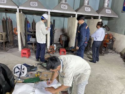 CERTIFICATION OF WELDERS AND WELDING MACHINE OPERATORS